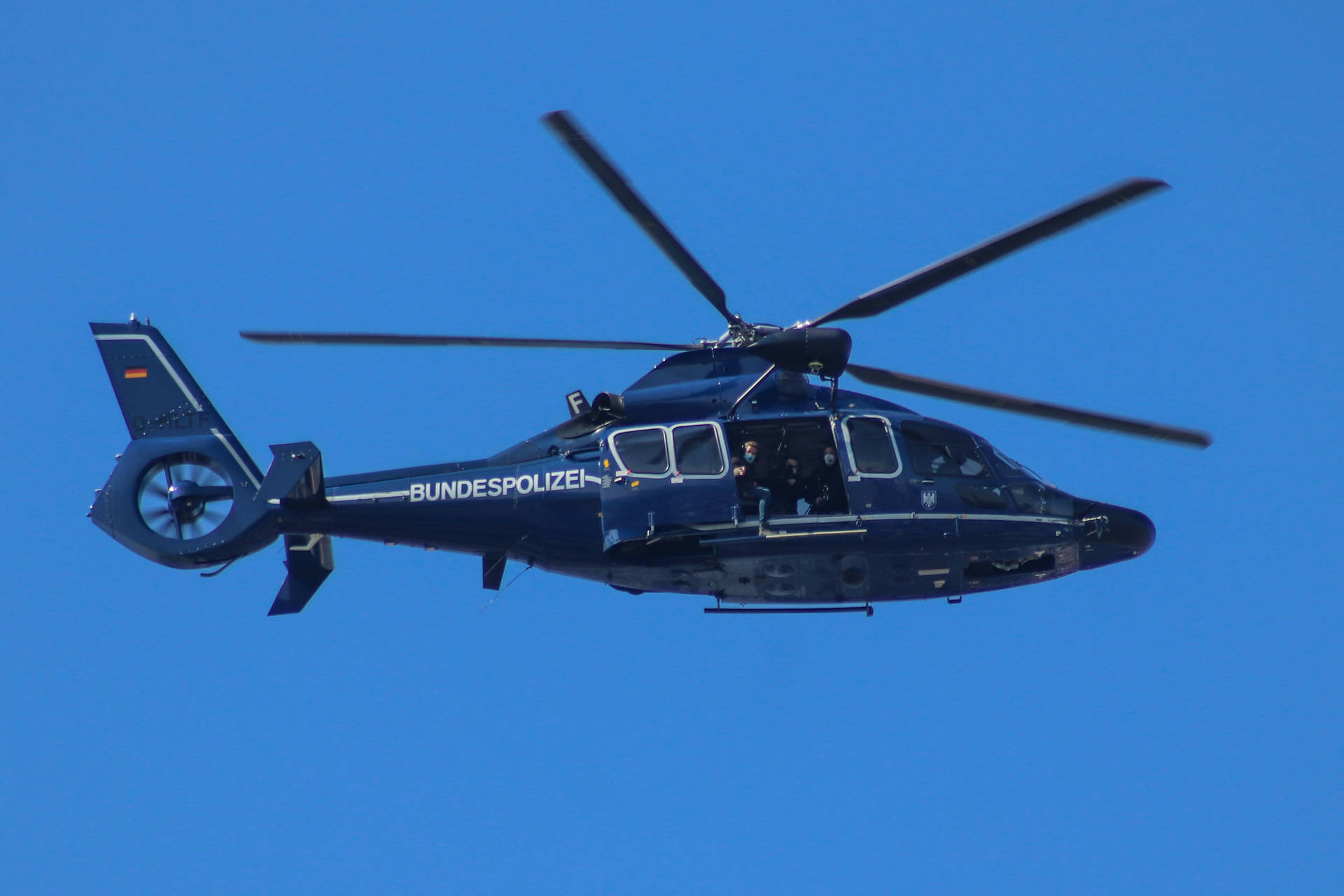 blue-helicopter-flying-z3vce9dianwjj6z1